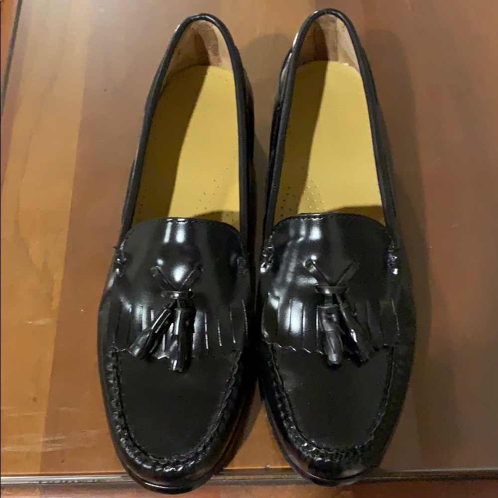 Ladies Bass leather tassel loafers